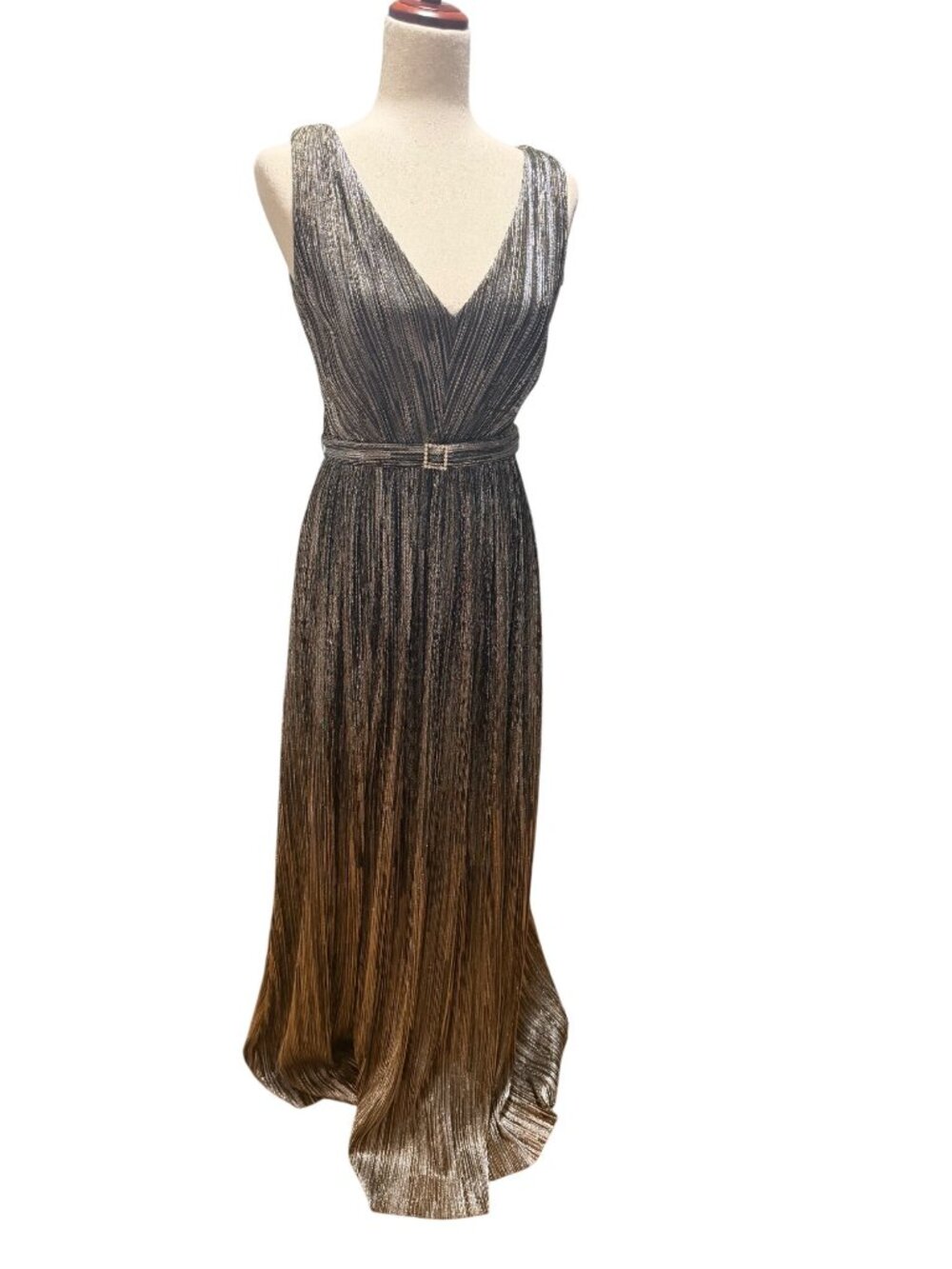 Metallic Pleated Maxi Dress Womens M Gold Black VNeck Evening Formal Gown Belted